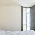Lila 4*