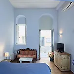 Lila Hotel