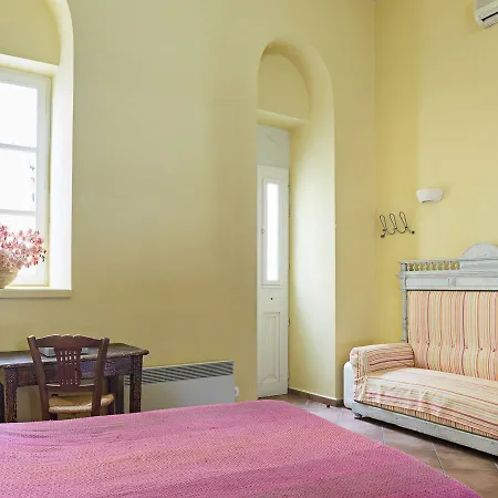 Lila Hotell 4*